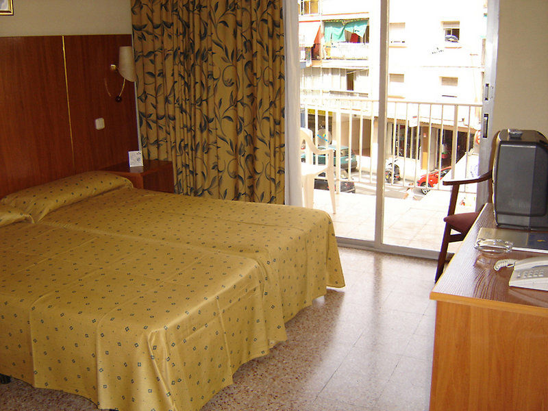 Hotel Brasil Бенидорм Экстерьер фото